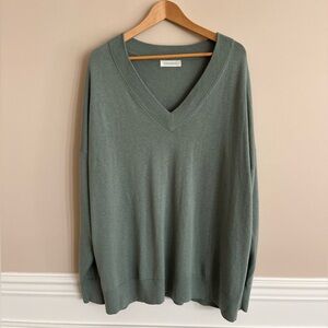 TREASURE & BOND sage green v-neck drop shoulder sweater